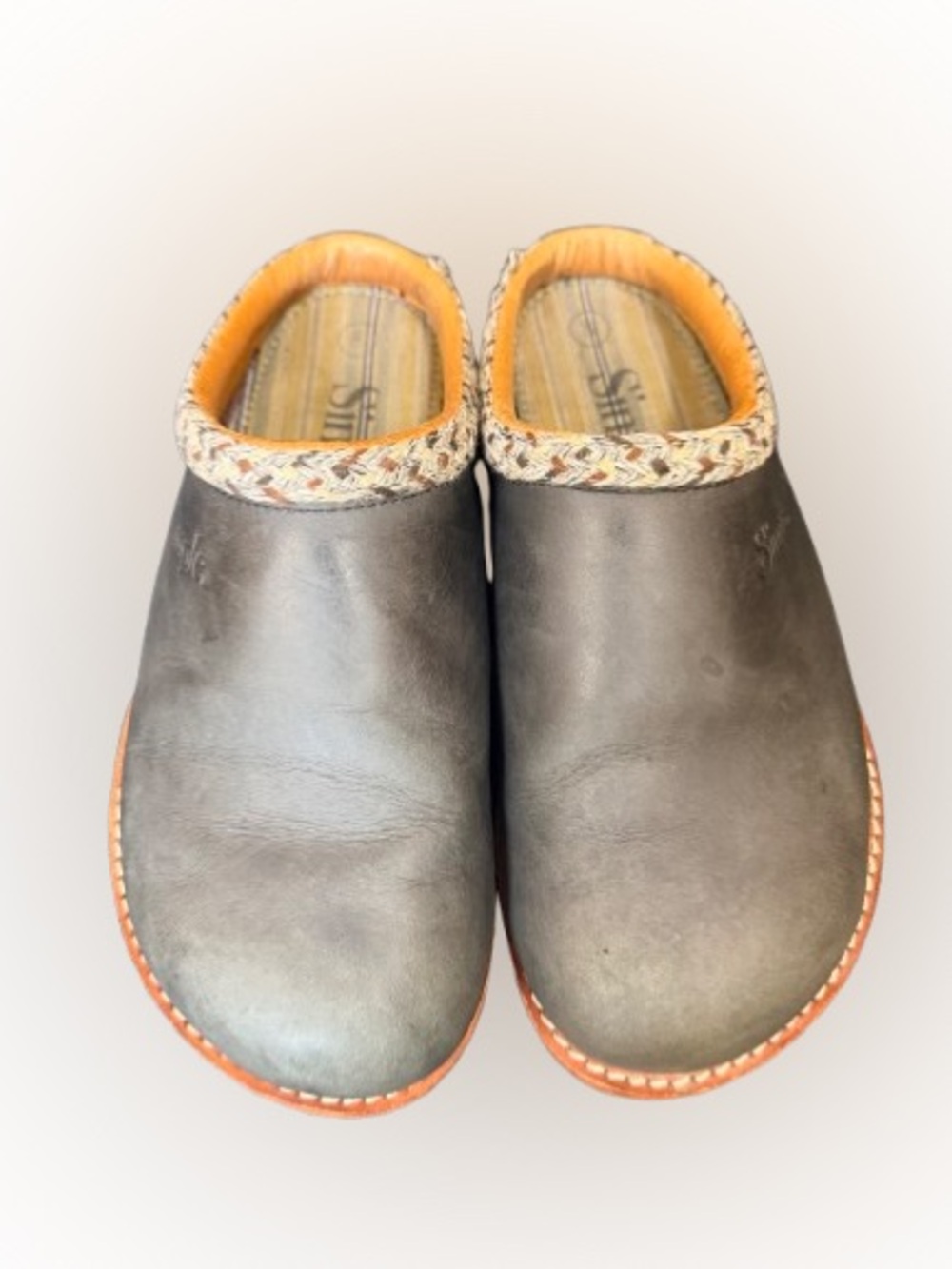 Simple Original Leather Clogs Women’s 8 Taupe Gray Slip On Mules Comfort Shoes